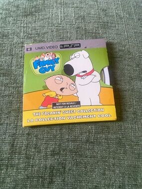 Family Guy UMD Video PSP - The Freakin' Sweet Collection (Green/Yellow)